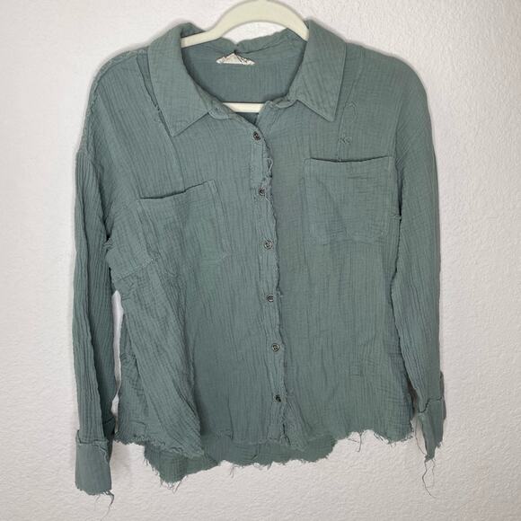 New In Boutique WOMEN FRAYED HEM DETAIL SOLID WOVEN SHIRT TOP IN SEA BLUE large - Picture 2 of 8